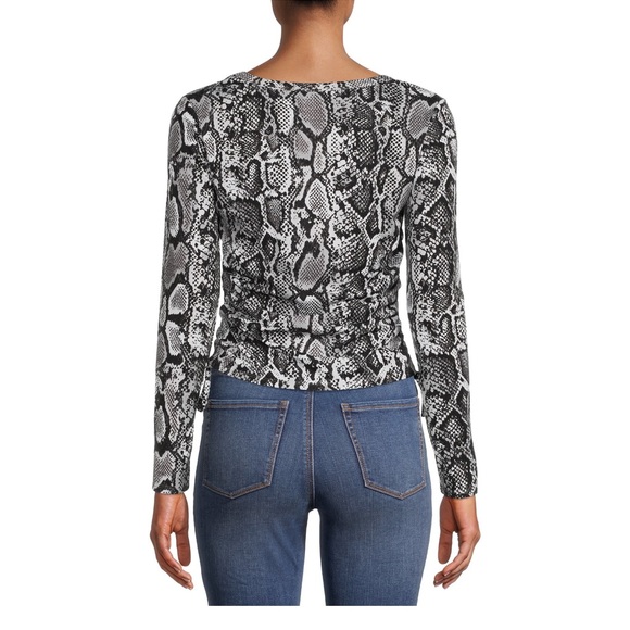 Snakeskin Print Long Sleeves Ruchet Sides Top junior’s Size XXXL (21) - Picture 2 of 10